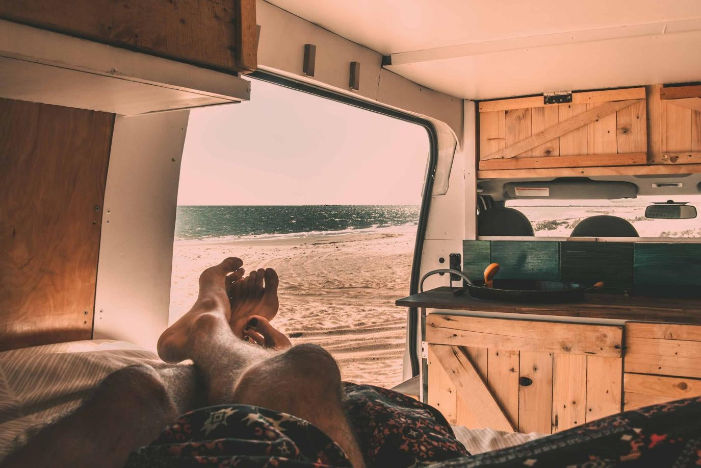 How to Live Off the Grid: The Ultimate Checklist