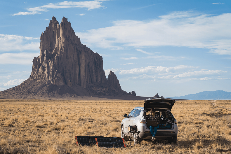 Solar Powered Generator: How to Keep Things Running for Outdoor Activities