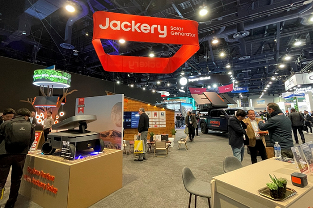 Jackery Debuts Revolutionary Solar Generator Mars Bot at CES 2024, Ushering in a New Era for Solar Generators